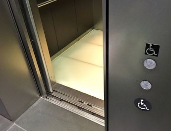 CURIOUS miniはエレベーターにも入れやすい